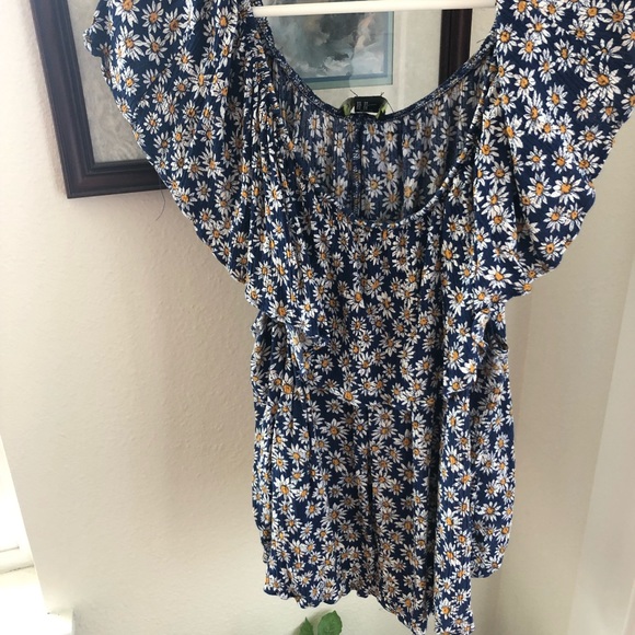 Forever 21 Tops - Forever 21 Floral Top